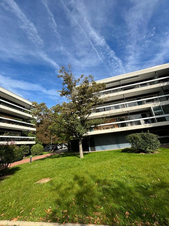 Ecrin De Verdure Au Chesnay Et Parking Gratuit Lägenhet Le Chesnay  Exteriör bild