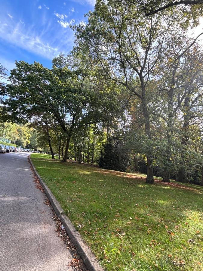 Ecrin De Verdure Au Chesnay Et Parking Gratuit Lägenhet Le Chesnay  Exteriör bild
